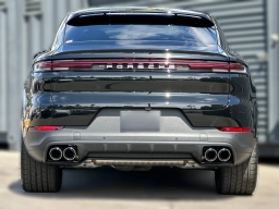 Porsche Cayenne Base Coupe AWD 2026