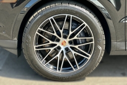 Porsche Cayenne Base Coupe AWD 2026