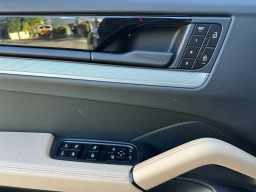 Porsche Cayenne Base Coupe AWD 2026