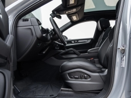 Porsche Cayenne Base Coupe AWD 2026