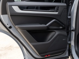 Porsche Cayenne Base Coupe AWD 2026