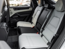 Porsche Cayenne Base Coupe AWD 2026