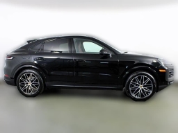 Porsche Cayenne Base Coupe AWD 2025