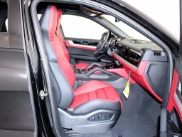 Porsche Cayenne Base Coupe AWD 2025