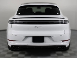 Porsche Cayenne Base Coupe AWD 2026