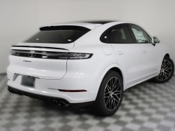 Porsche Cayenne Base Coupe AWD 2026