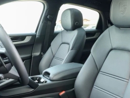 Porsche Cayenne Base Coupe AWD 2026