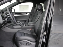 Porsche Cayenne Base Coupe AWD 2026