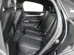 Porsche Cayenne Base Coupe AWD 2026