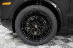 Porsche Cayenne Base Coupe AWD 2026