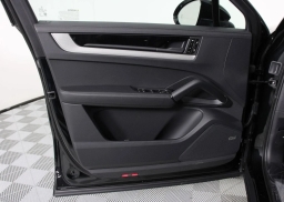 Porsche Cayenne Base Coupe AWD 2026