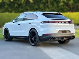 Porsche Cayenne Base Coupe AWD 2025