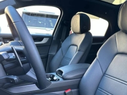 Porsche Cayenne Base Coupe AWD 2025