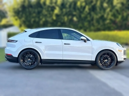 Porsche Cayenne Base Coupe AWD 2025