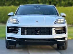 Porsche Cayenne Base Coupe AWD 2025