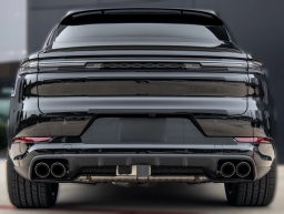 Porsche Cayenne Base Coupe AWD 2026