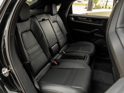 Porsche Cayenne Base Coupe AWD 2026