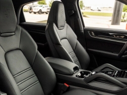 Porsche Cayenne Base Coupe AWD 2026