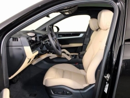 Porsche Cayenne Base Coupe AWD 2026