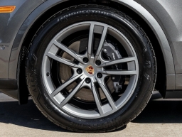 Porsche Cayenne Base Coupe AWD 2026