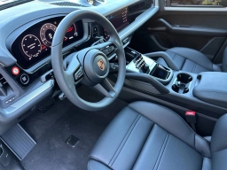 Porsche Cayenne Base Coupe AWD 2026