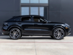Porsche Cayenne Base Coupe AWD 2026
