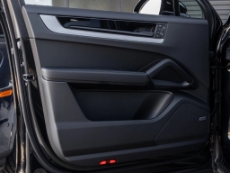 Porsche Cayenne Base Coupe AWD 2026