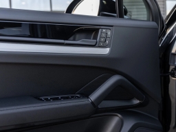 Porsche Cayenne Base Coupe AWD 2026