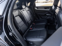 Porsche Cayenne Base Coupe AWD 2026