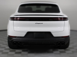 Porsche Cayenne Base Coupe AWD 2026