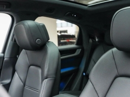 Porsche Cayenne Base Coupe AWD 2026