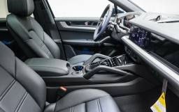 Porsche Cayenne Base Coupe AWD 2026