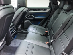 Porsche Cayenne Base Coupe AWD 2026