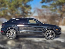 Porsche Cayenne Base Coupe AWD 2026
