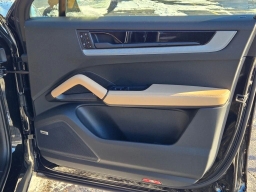 Porsche Cayenne Base Coupe AWD 2026