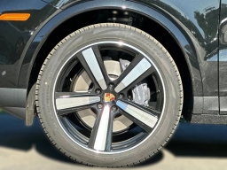 Porsche Cayenne Base Coupe AWD 2026