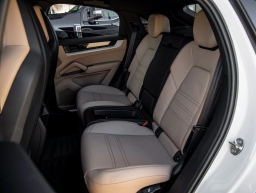 Porsche Cayenne Base Coupe AWD 2026