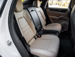 Porsche Cayenne Base Coupe AWD 2026