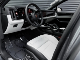 Porsche Cayenne Base Coupe AWD 2026