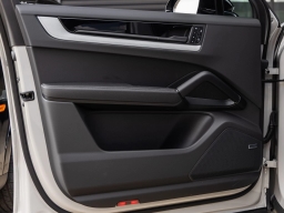 Porsche Cayenne Base Coupe AWD 2026