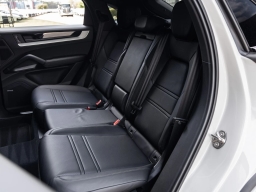 Porsche Cayenne Base Coupe AWD 2026