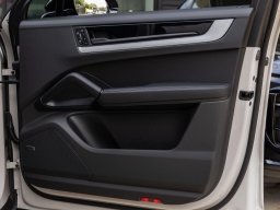 Porsche Cayenne Base Coupe AWD 2026