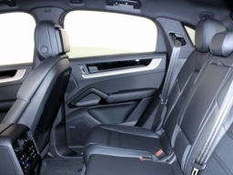 Porsche Cayenne Base Coupe AWD 2025