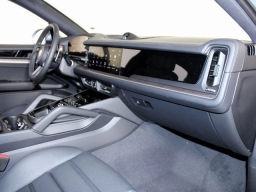 Porsche Cayenne Base Coupe AWD 2025