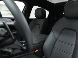 Porsche Cayenne Base Coupe AWD 2026