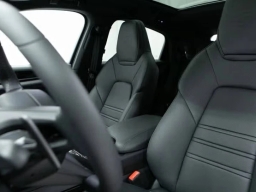 Porsche Cayenne Base Coupe AWD 2025