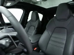 Porsche Cayenne Base Coupe AWD 2025