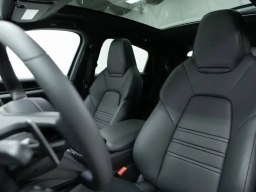 Porsche Cayenne Base Coupe AWD 2025