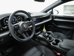 Porsche Cayenne Base Coupe AWD 2026