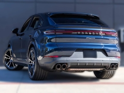Porsche Cayenne Base Coupe AWD 2026